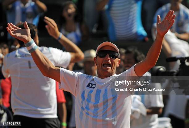 Argentine captain Martin Jaite celebrates after the match between Argentina and Croatia for the quarterfinals of the Davis Cup at Mary Teran de Weiss...