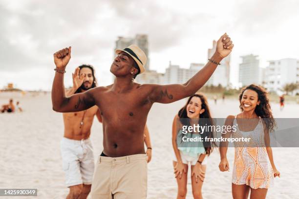 friends dancing on the beach - old florida nightclub stock pictures, royalty-free photos & images