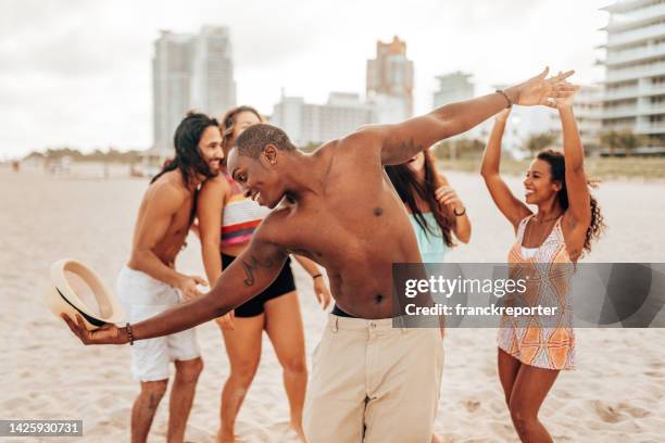 friends dancing on the beach - old florida nightclub stock pictures, royalty-free photos & images