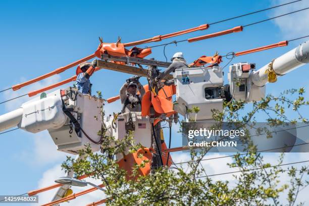 Power Line Work 126 Power Line Worker Bucket Stock Photos, High-Res Pictures, and ...