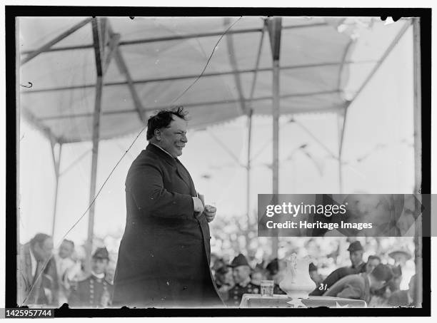 William Howard Taft, circa 1909-1917. US president making a speech. Artist Harris & Ewing.