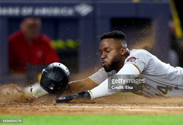 Rodolfo Castro of the Pittsburgh Pirates scores a run in the fourth inning against the New York Yankees at Yankee Stadium on September 21, 2022 in...