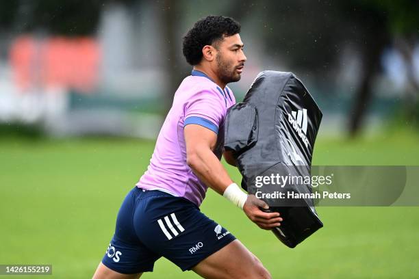 Richie Mo’unga of the All Blacks runs through drills during a New Zealand All Blacks training session at Mount Smart Stadium on September 22, 2022 in...