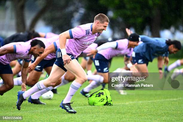 Jordie Barrett of the All Blacks runs through drills during a New Zealand All Blacks training session at Mount Smart Stadium on September 22, 2022 in...