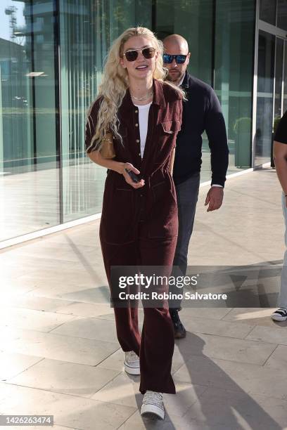 Gigi Hadid is seen during the Milan Fashion Week - Womenswear Spring/Summer 2023 on September 22, 2022 in Milan, Italy.