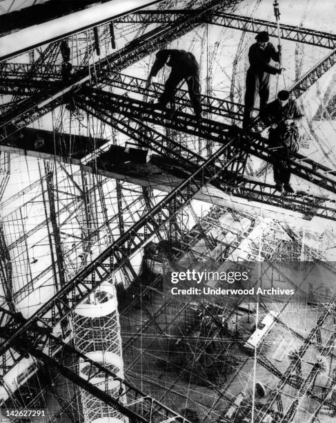 Zeppelin Frame Zeppelin 1930 Photos and Premium High Res Pictures - Getty Images