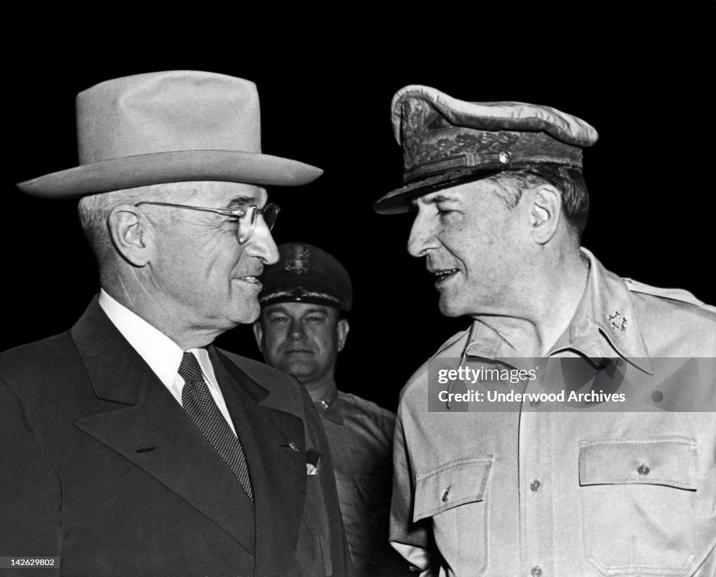 Harry Truman and MacArthur