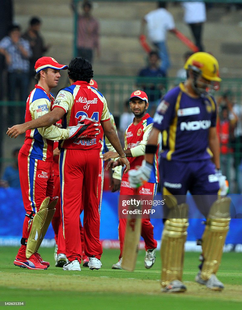 Royal Challengers Bangalore players cong