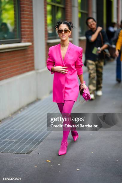https://media.gettyimages.com/id/1426323891/photo/milan-italy-a-guest-wears-sunglasses-earrings-a-neon-pink-long-blazer-jacket-dress-a-neon.jpg?s=612x612&w=gi&k=20&c=q64jrux9fjD9fUG1zDiz6MVhGbRONMD34tX5tO8P9yU=