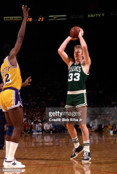 Celtics Larry Bird as Lakers James Worthy defends during 1985 NBA Finals between Los Angeles Lakers and Boston Celtics, June 4, 1985 in Inglewood,...