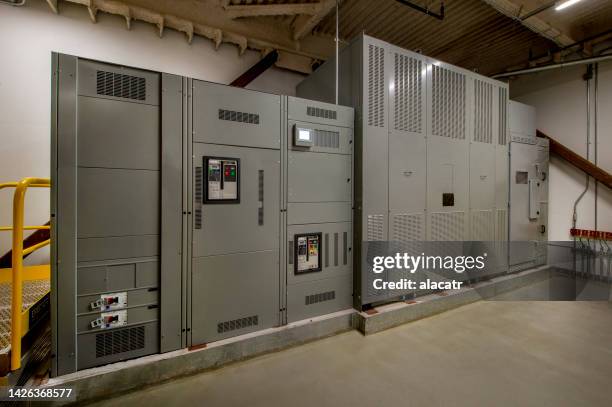 elektrisches zimmer - electrical panel box stock-fotos und bilder