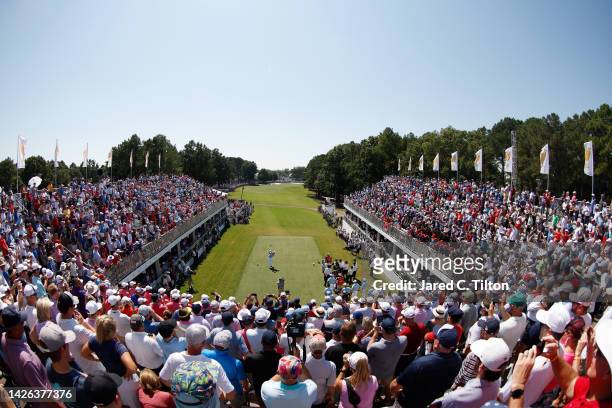 Patrick Cantlay of the United States Team plays his shot from the first tee during the Thursday foursome matches on day one of the 2022 Presidents...