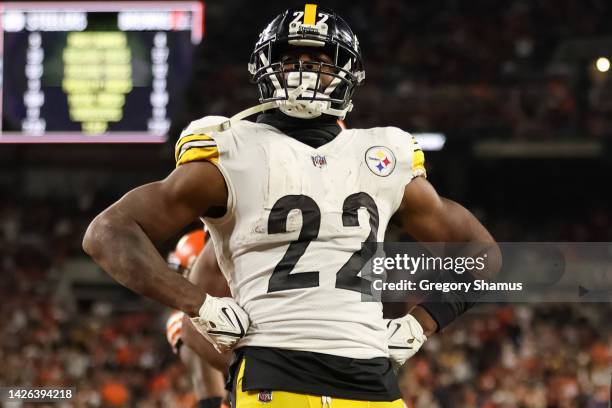 Najee Harris of the Pittsburgh Steelers celebrates scoring a rushing touchdown during the second quarter against the Cleveland Browns at FirstEnergy...