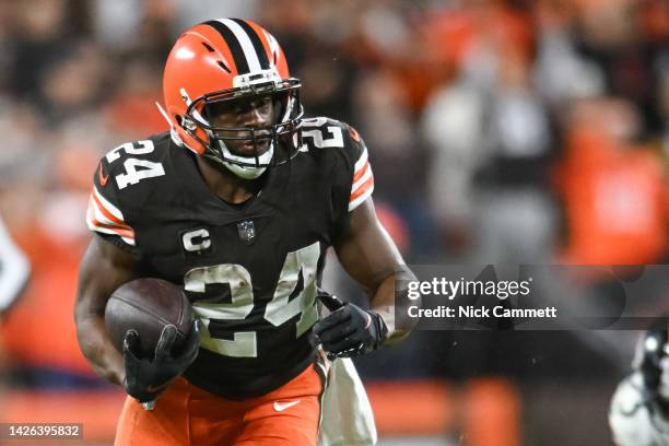 Nick Chubb of the Cleveland Browns rushes during the first quarter against the Pittsburgh Steelers at FirstEnergy Stadium on September 22, 2022 in...