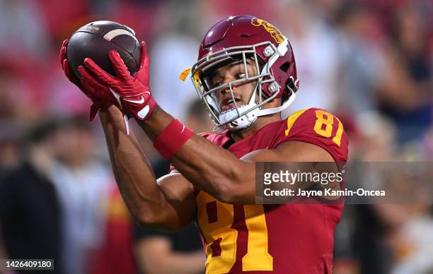 Wide receiver Kyle Ford of the USC Trojans warms up for the game against the Fresno State Bulldogs at United Airlines Field at the Los Angeles...
