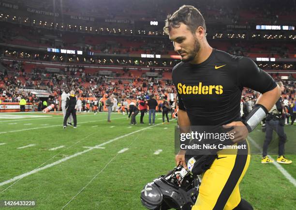 Mitch Trubisky of the Pittsburgh Steelers heads off the field after losing to the Cleveland Browns 29-17 at FirstEnergy Stadium on September 22, 2022...