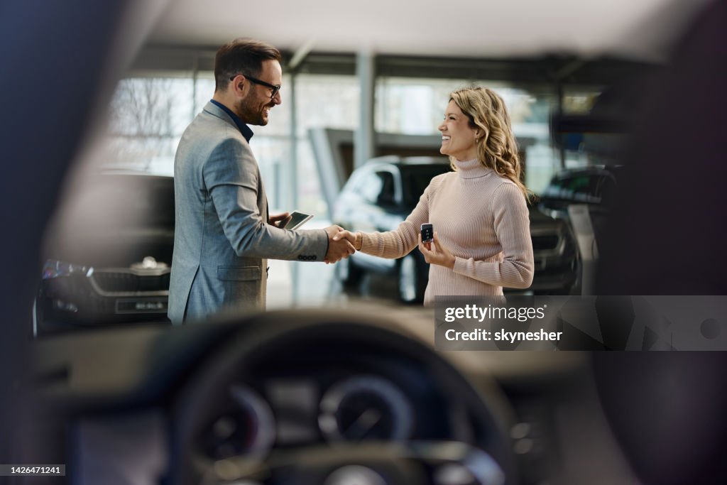 Parabéns por comprar um carro novo!