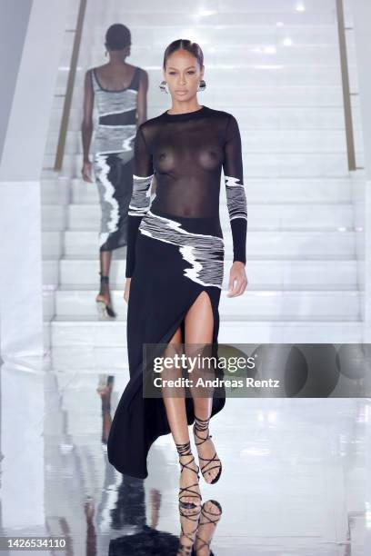 Joan Smalls walks the runway of the Missoni Fashion Show during the Milan Fashion Week Womenswear Spring/Summer 2023 on September 23, 2022 in Milan,...