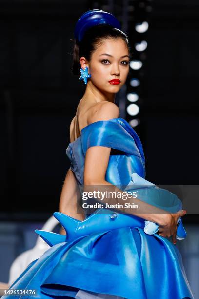Model, beauty detail, walks the runway of the Moschino Fashion Show during the Milan Fashion Week Womenswear Spring/Summer 2023 on September 22, 2022...