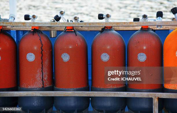 diving tanks south of france - aluminum boat stock-fotos und bilder