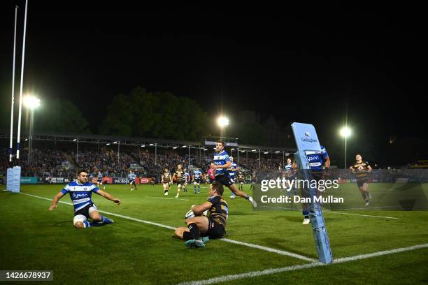 Josh Bassett of Wasps scores their 5th try during the Gallagher Premiership Rugby match between Bath Rugby and Wasps at Recreation Ground on...