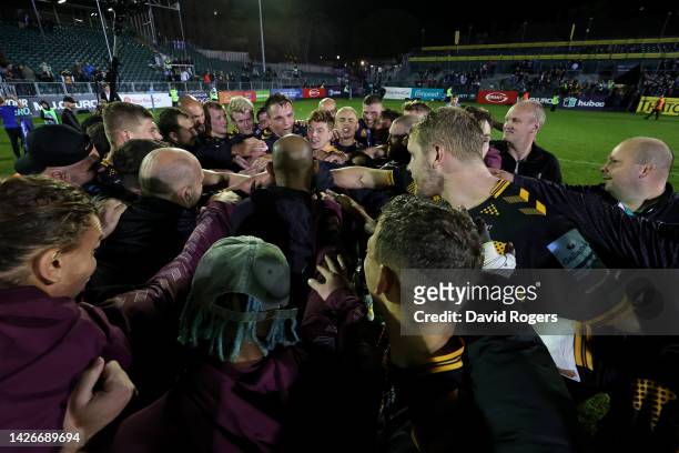 Wasps celebrate winning the Gallagher Premiership Rugby match between Bath Rugby and Wasps at Recreation Ground on September 23, 2022 in Bath,...