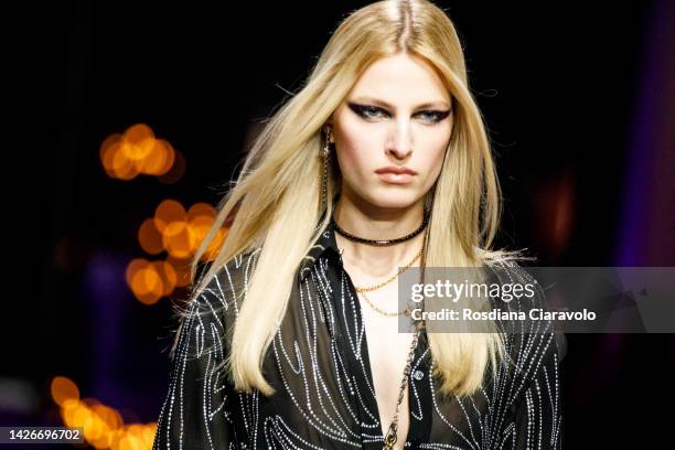 Felice Nova Noordhoff walks the runway of the Versace Fashion Show during the Milan Fashion Week Womenswear Spring/Summer 2023 on September 23, 2022...