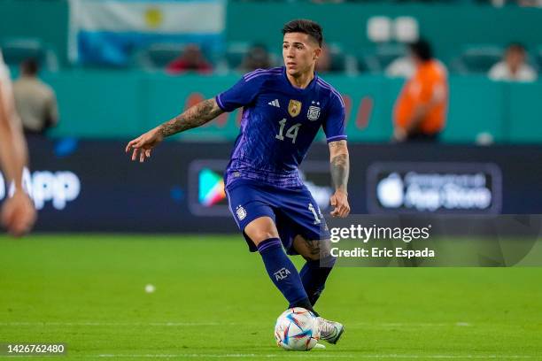 Midfielder Enzo Fernandez of Argentina runs with the ball during the international friendly match between Honduras and Argentina at Hard Rock Stadium...