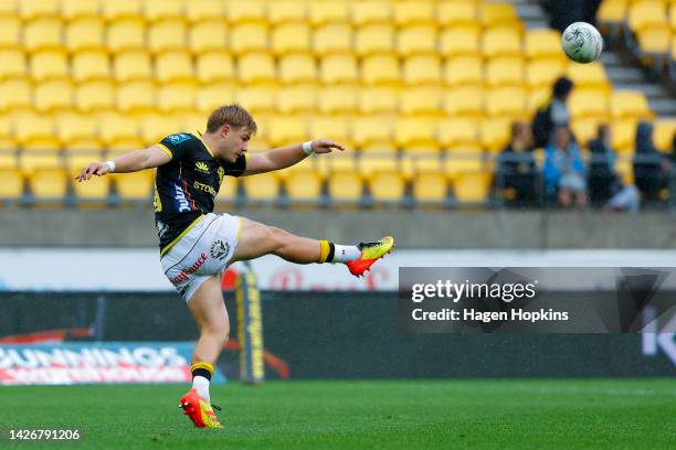 Aidan Morgan of Wellington kicks during the round eight Bunnings NPC match between Wellington and Waikato at Sky Stadium, on September 24 in...