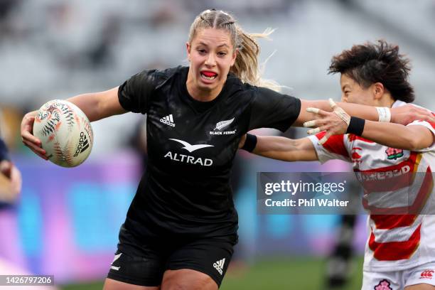 Amy du Plessis of the Black Ferns runs in for a try during the International Women's test match between the New Zealand Black Ferns and Japan at Eden...