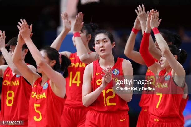 Team China thanks the crowd during the 2022 FIBA Women's Basketball World Cup Group A match between USA and China at Sydney Superdome, on September...