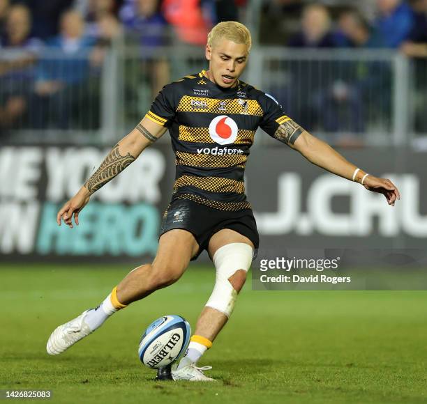 Jacob Umaga of Wasps kicks a conversion during the Gallagher Premiership Rugby match between Bath Rugby and Wasps at the Recreation Ground on...