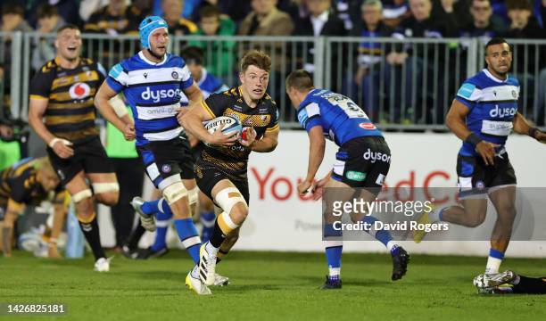 Will Porter of Wasps breaks with the ball to score a try during the Gallagher Premiership Rugby match between Bath Rugby and Wasps at the Recreation...