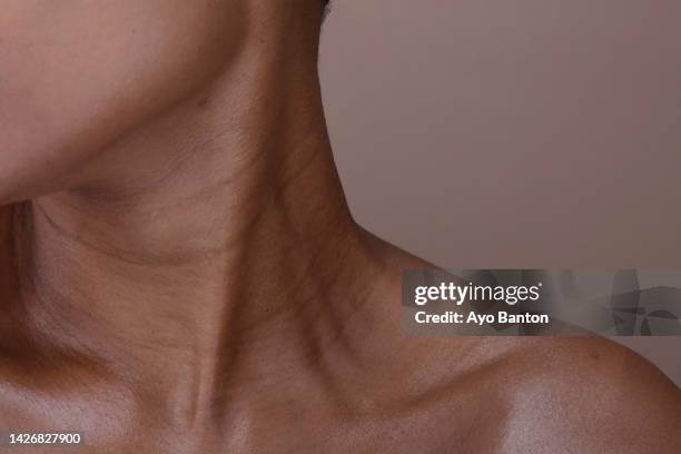 close-up of woman's neck - hals stock-fotos und bilder