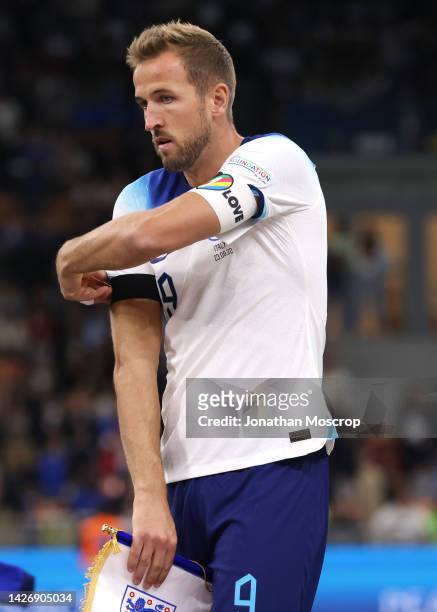 Harry Kane of England adjusts his black armband prior to kick off in the UEFA Nations League, League A, Group 3 match between Italy and England at...