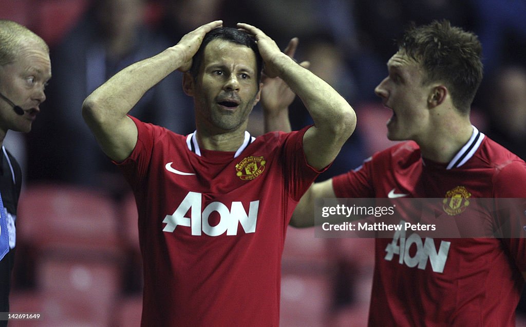 Wigan Athletic v Manchester United - Premier League