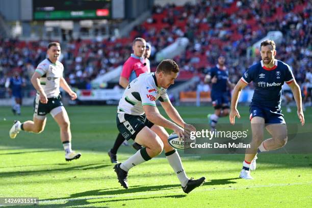 Paddy Jackson of London Irish scores their side's third try during the Gallagher Premiership Rugby match between Bristol Bears and London Irish at...