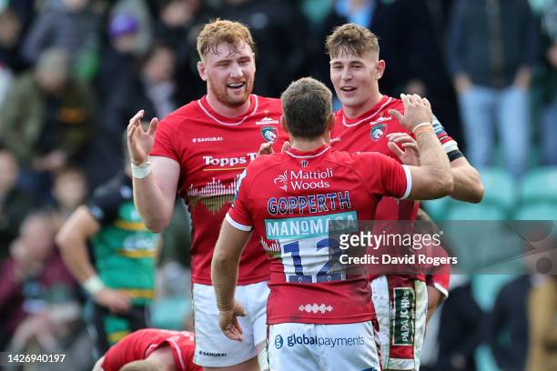 Players of Leicester Tigers celebrates their side's win after the final whistle of the Gallagher Premiership Rugby match between Northampton Saints...