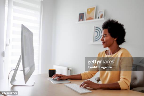 businesswoman working at office - financial advisor virtual stock pictures, royalty-free photos & images