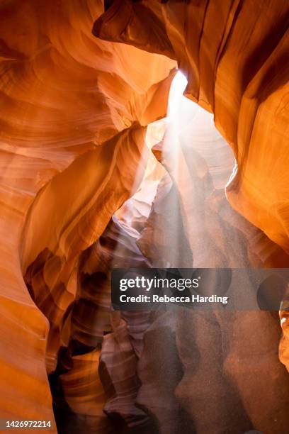 upper antelope canyon, page, arizona september 2, 2022 - sedona stockfoto's en -beelden
