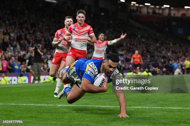 Rhyse Martin of Leeds Rhinos scores their side's second try during the Betfred Super League Grand Final match between St Helens and Leeds Rhinos at...