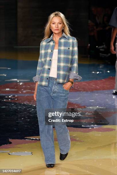 Fashion model Kate Moss walks the runway of the Bottega Veneta Fashion Show during the Milan Fashion Week Womenswear Spring/Summer 2023 on September...