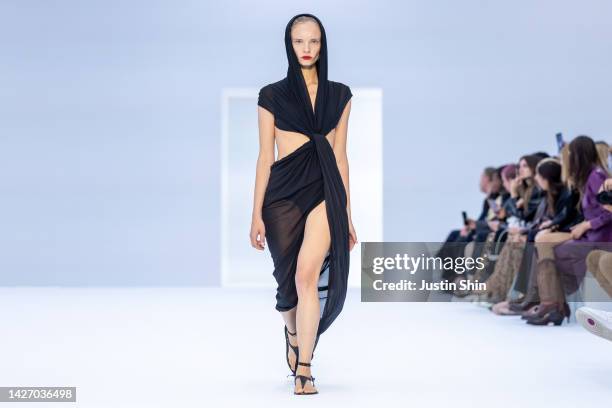 Model walks the runway of the Philosophy Di Lorenzo Serafini Fashion Show during the Milan Fashion Week Womenswear Spring/Summer 2023 on September...