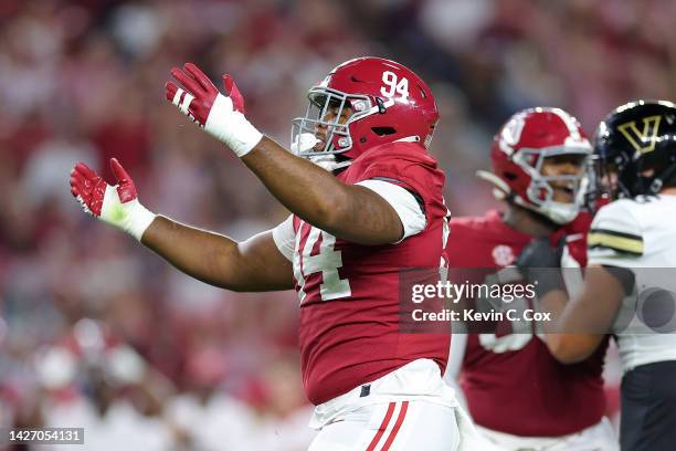 Dale of the Alabama Crimson Tide celebrates after sacking AJ Swann of the Vanderbilt Commodores during the first half of the game at Bryant-Denny...