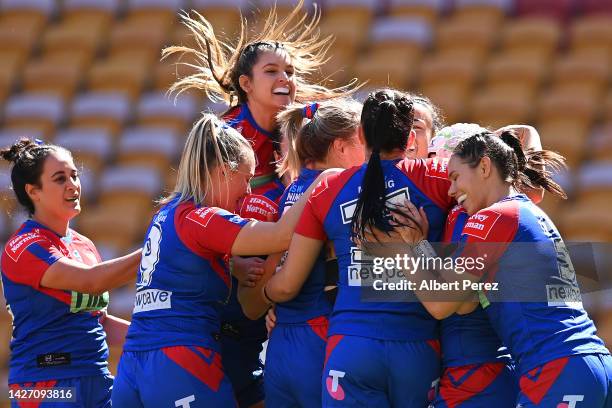 Knights celebrate a Tamika Upton try during the NRLW Semi Final match between the Newcastle Knights and the St George Illawarra Dragons at Suncorp...