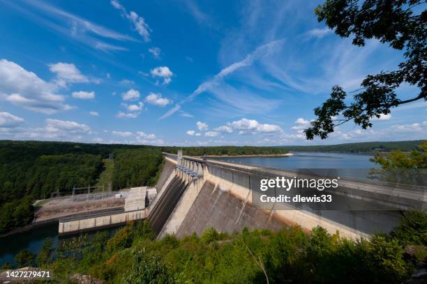 greers ferry hydroelectric dam in arkansas - united states army corps of engineers stock-fotos und bilder