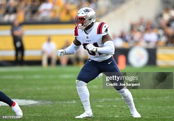 Jonnu Smith of the New England Patriots in action during the game against the Pittsburgh Steelers at Acrisure Stadium on September 18, 2022 in...