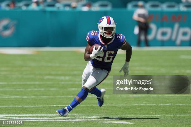 Devin Singletary of the Buffalo Bills makes a reception against the Miami Dolphins during the first quarter at Hard Rock Stadium on September 25,...