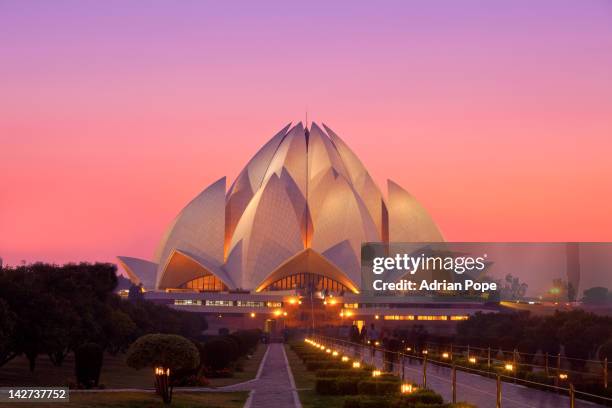 lotus temple, new delhi, india - delhi fotografías e imágenes de stock