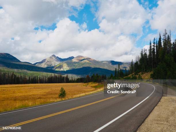 trilha ridge road - trail ridge road colorado - fotografias e filmes do acervo